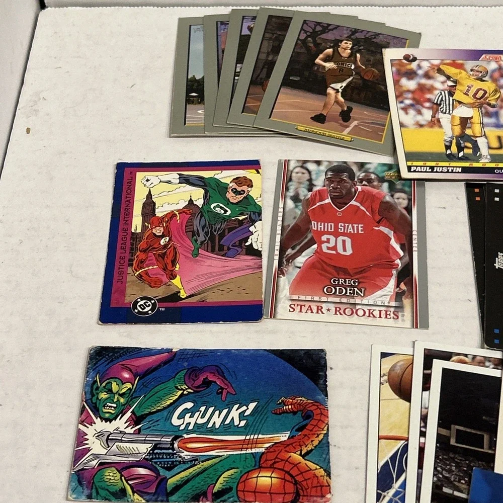 Huge Lot Of Random 90s-2000s Trading Cards NFL, NBA, MLB, Marvel Looney Tunes A2